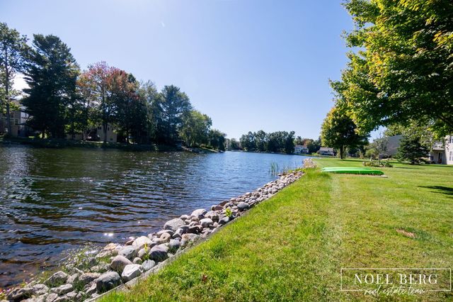 15 W Watershore Drive, Muskegon, MI 49444