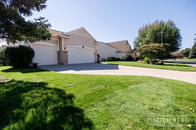 15 W Watershore Drive, Muskegon, MI 49444
