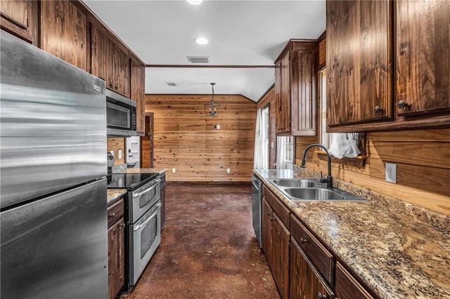 23532 Dunbar Road, Robertsdale, AL 36567