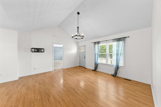 824 Mulberry Dr, Columbia, TN 38401