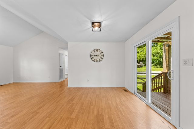 824 Mulberry Dr, Columbia, TN 38401