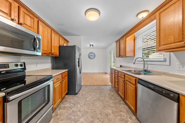 824 Mulberry Dr, Columbia, TN 38401