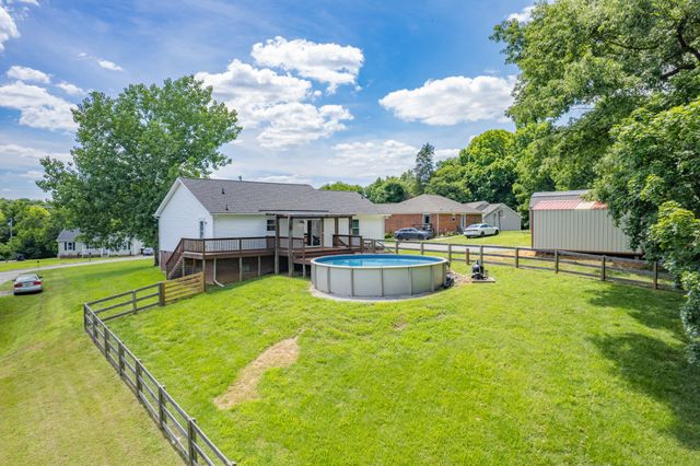 824 Mulberry Dr, Columbia, TN 38401