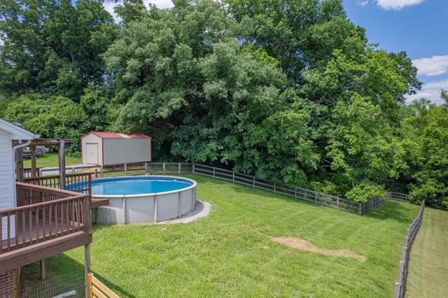 824 Mulberry Dr, Columbia, TN 38401