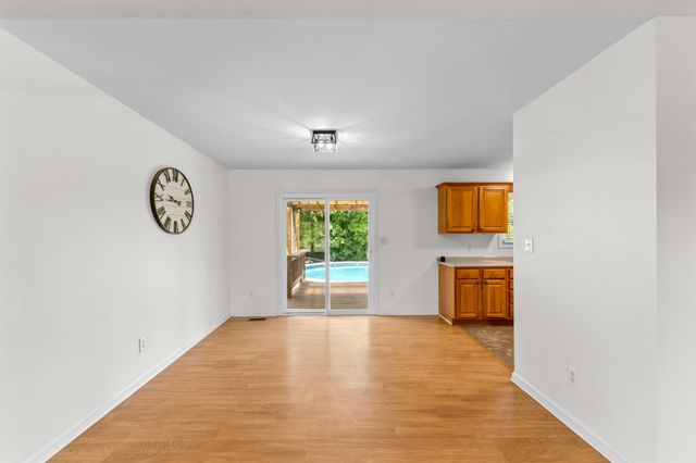 824 Mulberry Dr, Columbia, TN 38401