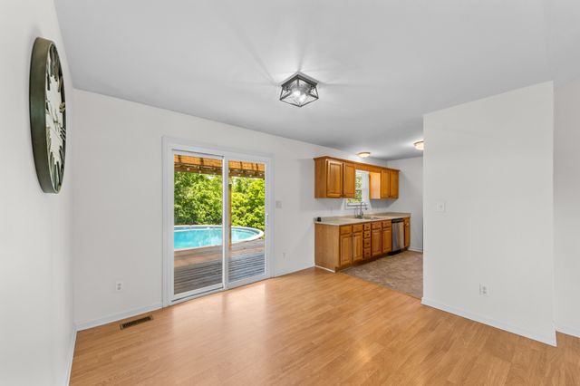 824 Mulberry Dr, Columbia, TN 38401