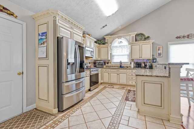 5780 Newberry Point Drive, Flowery Branch, GA 30542