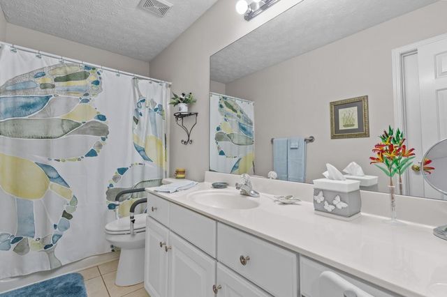 5780 Newberry Point Drive, Flowery Branch, GA 30542