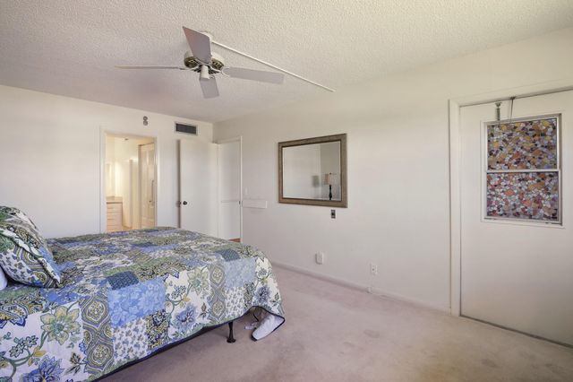 6850 10th Avenue N 313, Greenacres, FL 33467