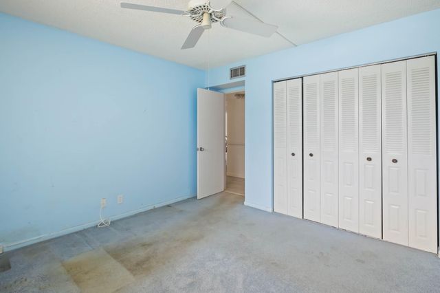 6850 10th Avenue N 313, Greenacres, FL 33467