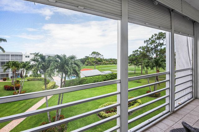 6850 10th Avenue N 313, Greenacres, FL 33467