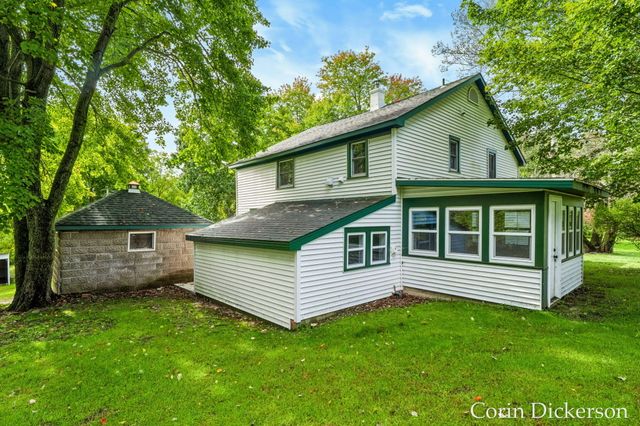 10860 Douglas Avenue, Cooper Twp, MI 49080
