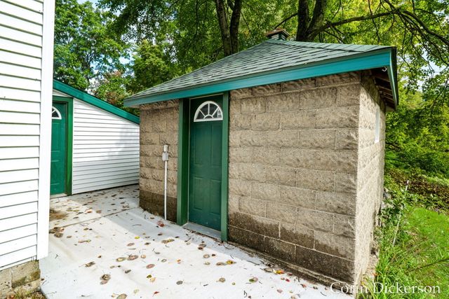 10860 Douglas Avenue, Cooper Twp, MI 49080