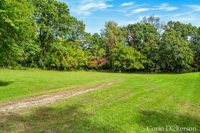 10860 Douglas Avenue, Cooper Twp, MI 49080