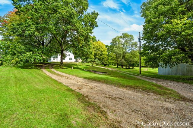10860 Douglas Avenue, Cooper Twp, MI 49080