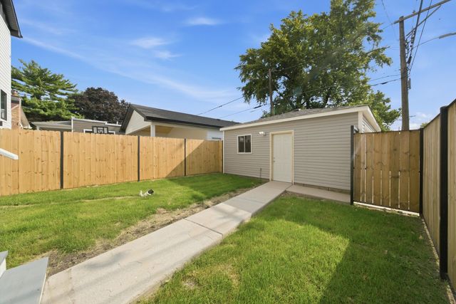 1537 SCOVILLE Avenue, Berwyn, IL 60402