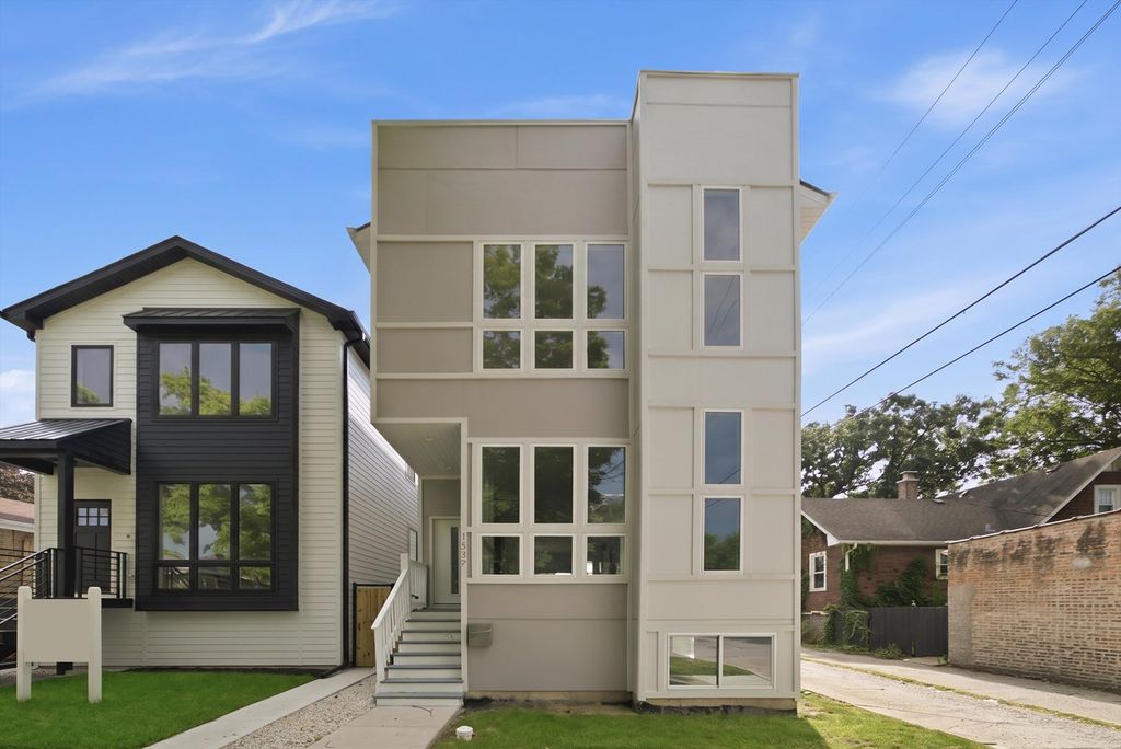 1537 SCOVILLE Avenue, Berwyn, IL 60402