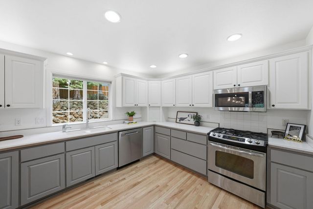 2158 NW Torrey Pines, Bend, OR 97703
