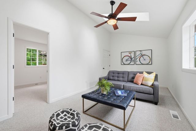 2158 NW Torrey Pines, Bend, OR 97703