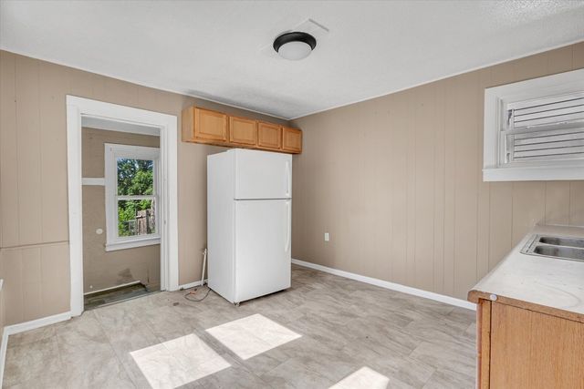 1125 W 5th Street, Davenport, IA 52802
