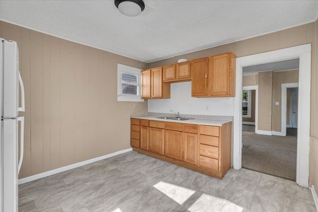 1125 W 5th Street, Davenport, IA 52802