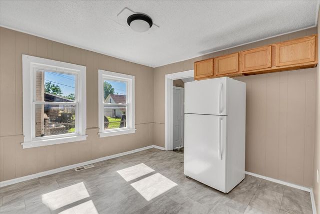1125 W 5th Street, Davenport, IA 52802