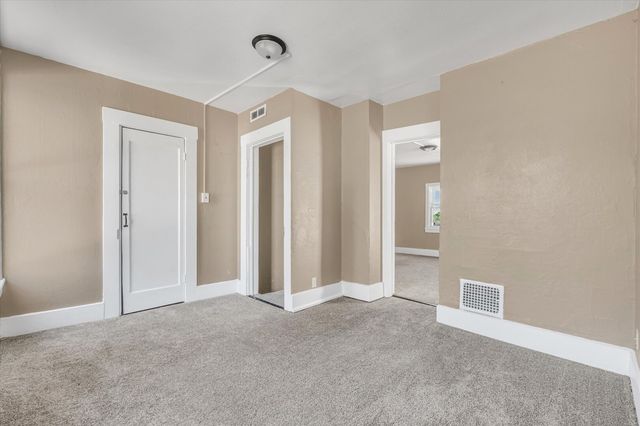 1125 W 5th Street, Davenport, IA 52802
