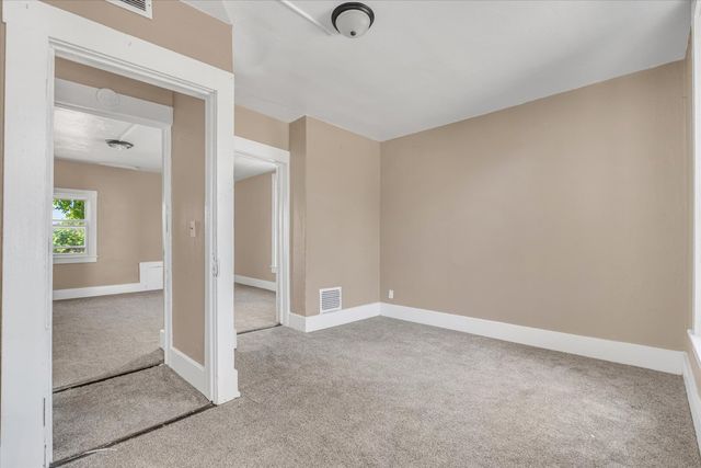 1125 W 5th Street, Davenport, IA 52802