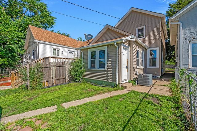 1125 W 5th Street, Davenport, IA 52802
