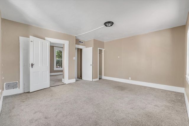 1125 W 5th Street, Davenport, IA 52802
