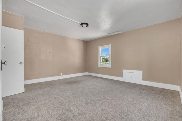 1125 W 5th Street, Davenport, IA 52802