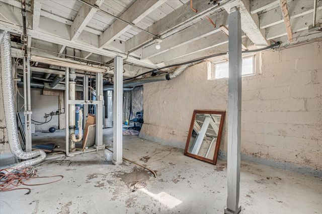 1125 W 5th Street, Davenport, IA 52802