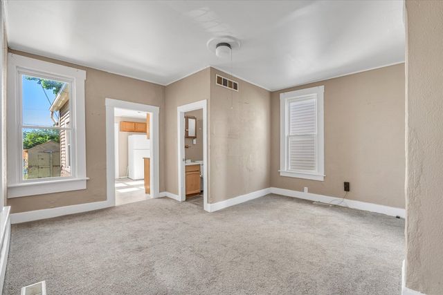 1125 W 5th Street, Davenport, IA 52802