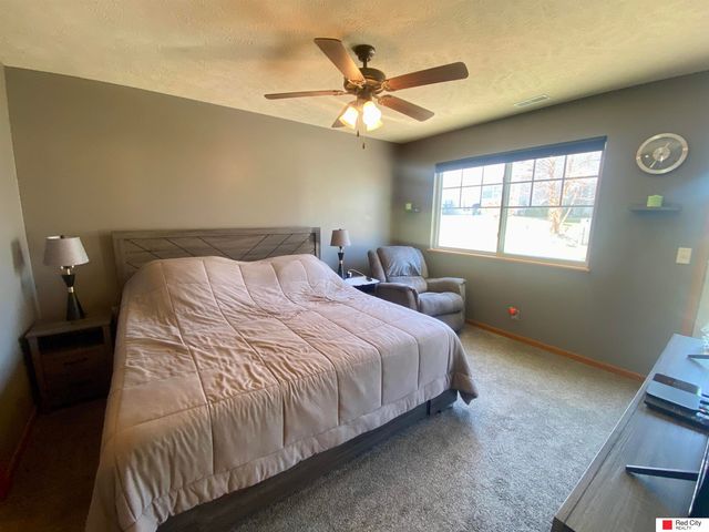 8335 Broken Ridge Drive, Lincoln, NE 68526