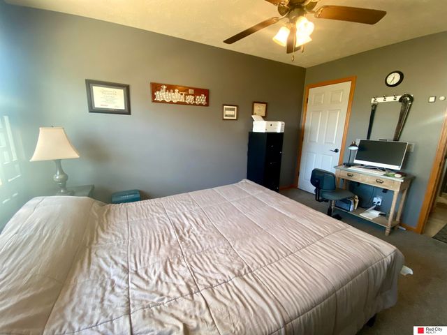 8335 Broken Ridge Drive, Lincoln, NE 68526