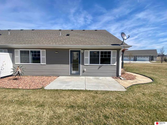 8335 Broken Ridge Drive, Lincoln, NE 68526