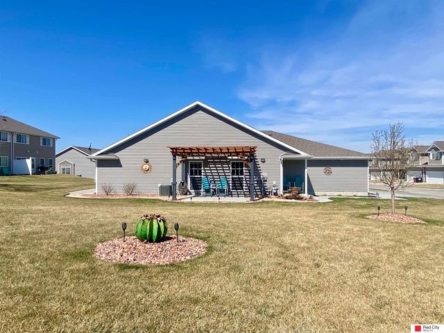 8335 Broken Ridge Drive, Lincoln, NE 68526