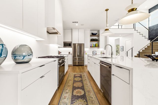 6958 Coronado Avenue, Dallas, TX 75214