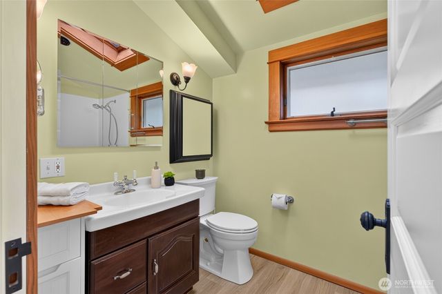 7337 Jones Avenue NW, Seattle, WA 98117
