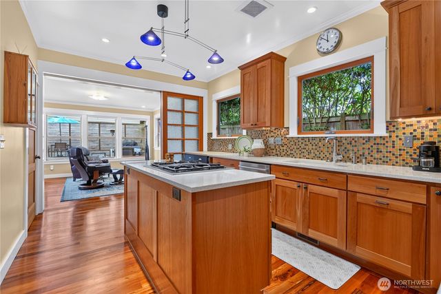 7337 Jones Avenue NW, Seattle, WA 98117