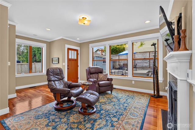 7337 Jones Avenue NW, Seattle, WA 98117