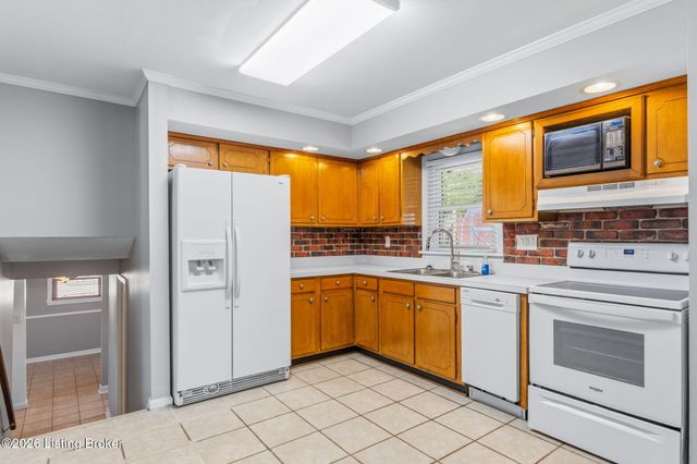 12317 Hardwick Rd, Louisville, KY 40243