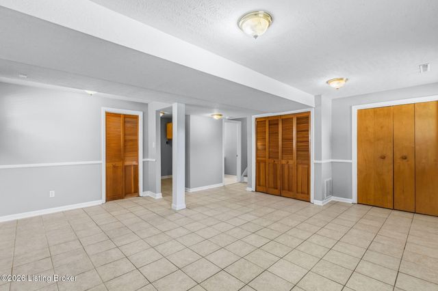 12317 Hardwick Rd, Louisville, KY 40243