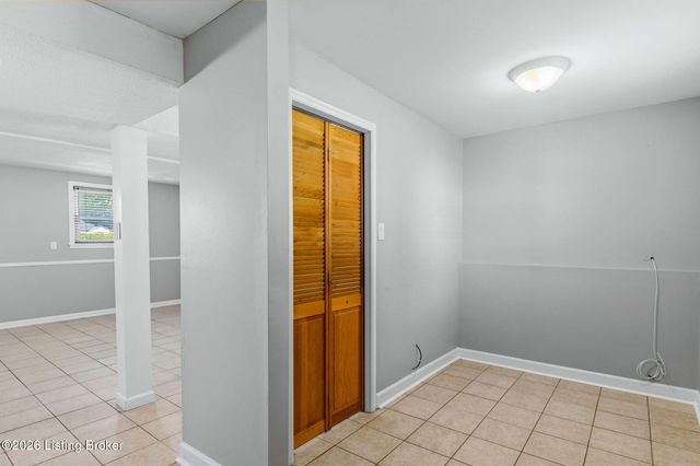 12317 Hardwick Rd, Louisville, KY 40243