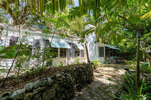3595 Avocado Ave, Coconut Grove, FL 33133