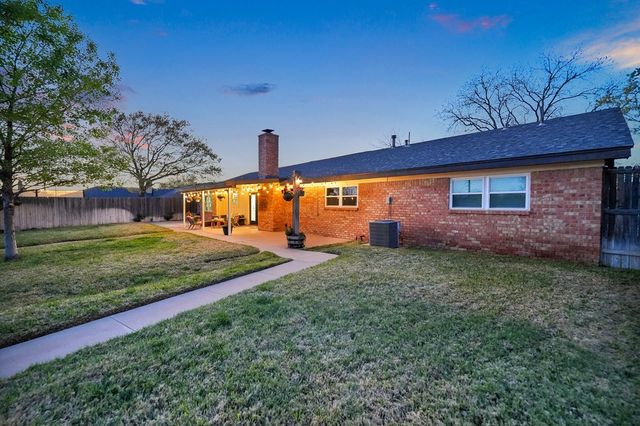 2827 Durant Dr, Midland, TX 79705