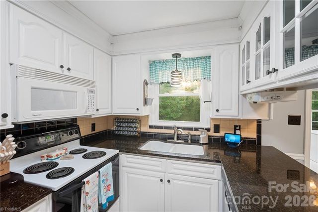 244 Pine Valley Road, Thomasville, NC 27360
