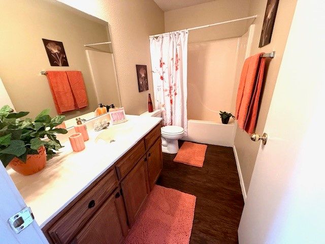 125 Johnson Avenue, Burleson, TX 76028