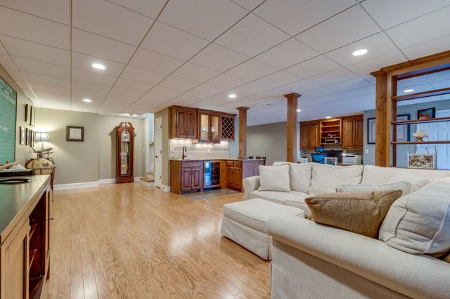 609 Rivercrest Way, Nashville, TN 37214