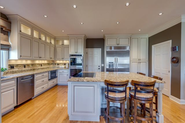 609 Rivercrest Way, Nashville, TN 37214